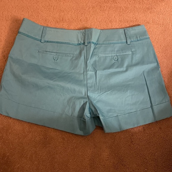 ***NWT*** NEW YORK & COMPANY SIGNATURE FIT 4” STRETCH SHORT - Picture 9 of 11